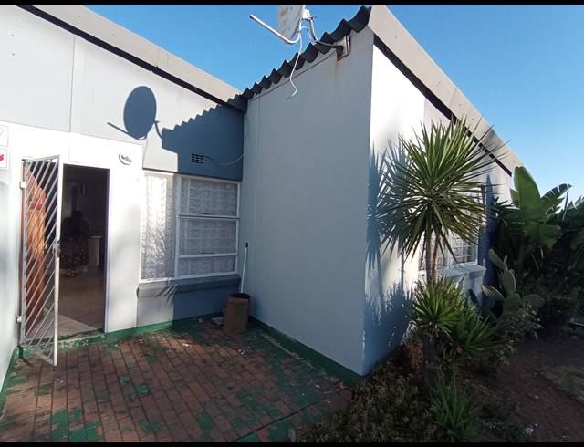 2 BEDROOM TOWNHOUSE FOR SALE IN RIDGEWAY